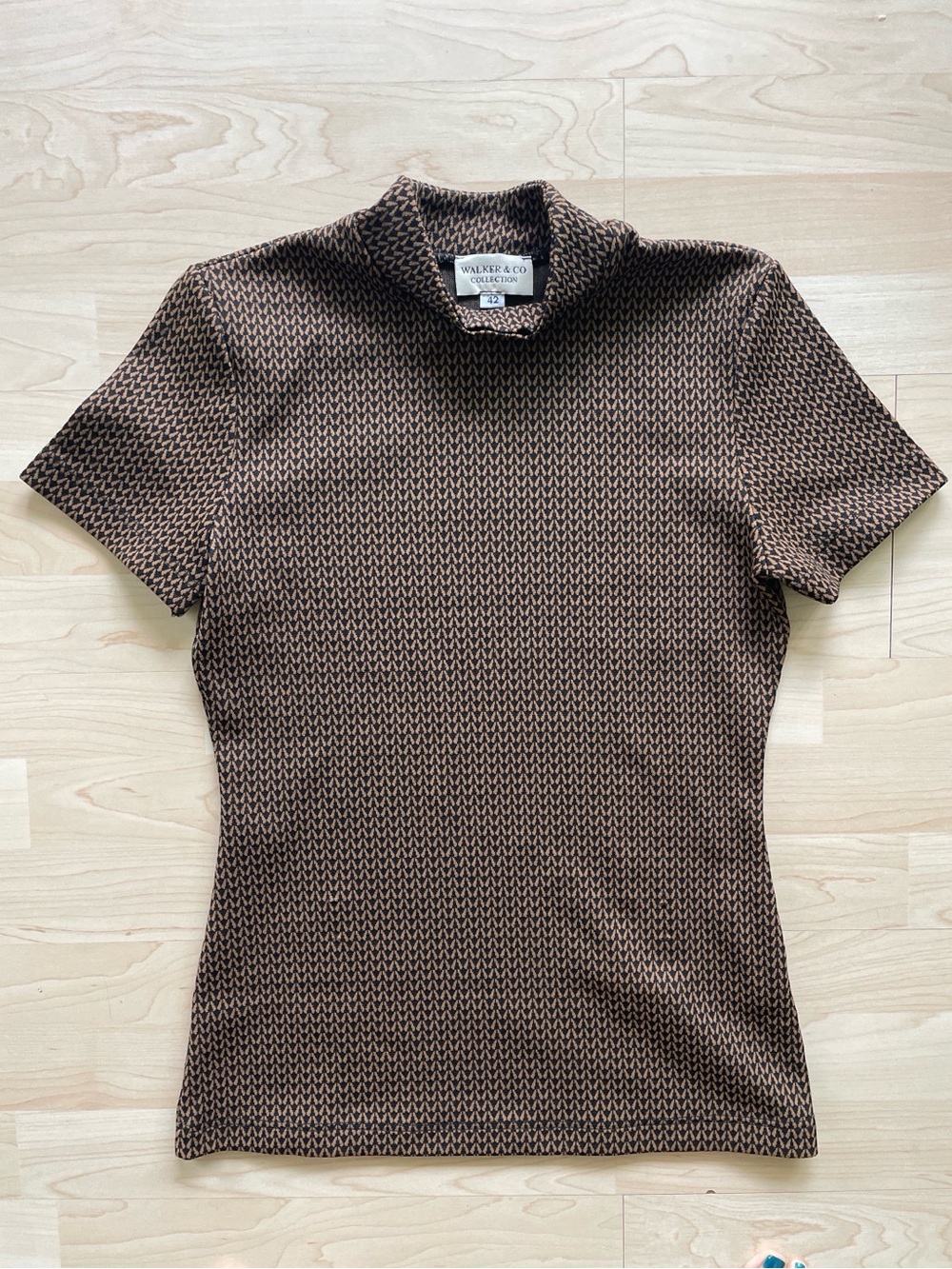 Vintage Walker & Co Collection Brown Patterned Short-Sleeve High Neck Mock Tee